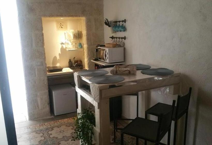 غرفة قياسية رباعية مزودة بشُرفة, Polignano Bonita