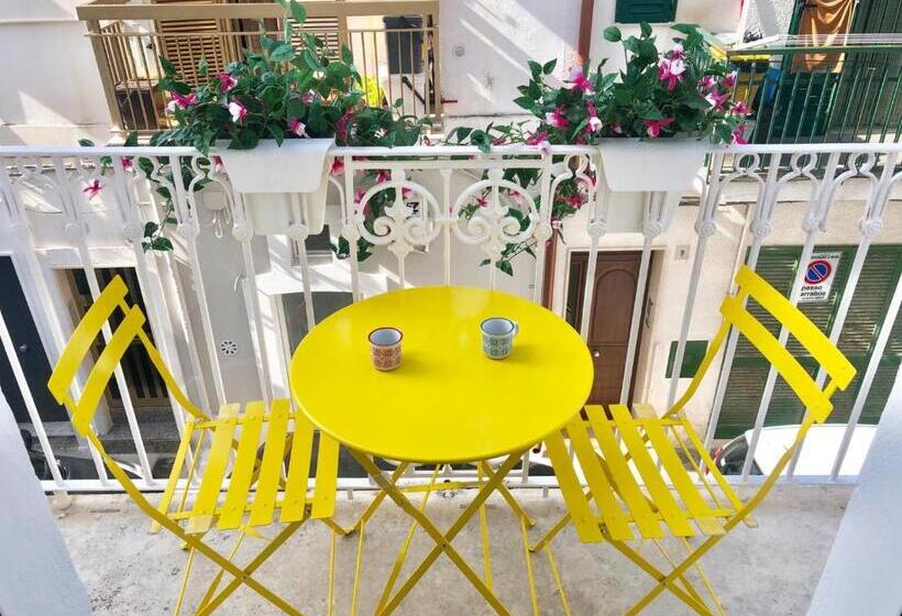 غرفة قياسية رباعية مزودة بشُرفة, Polignano Bonita