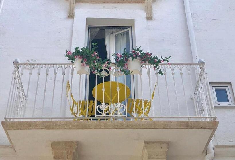 غرفة قياسية رباعية مزودة بشُرفة, Polignano Bonita