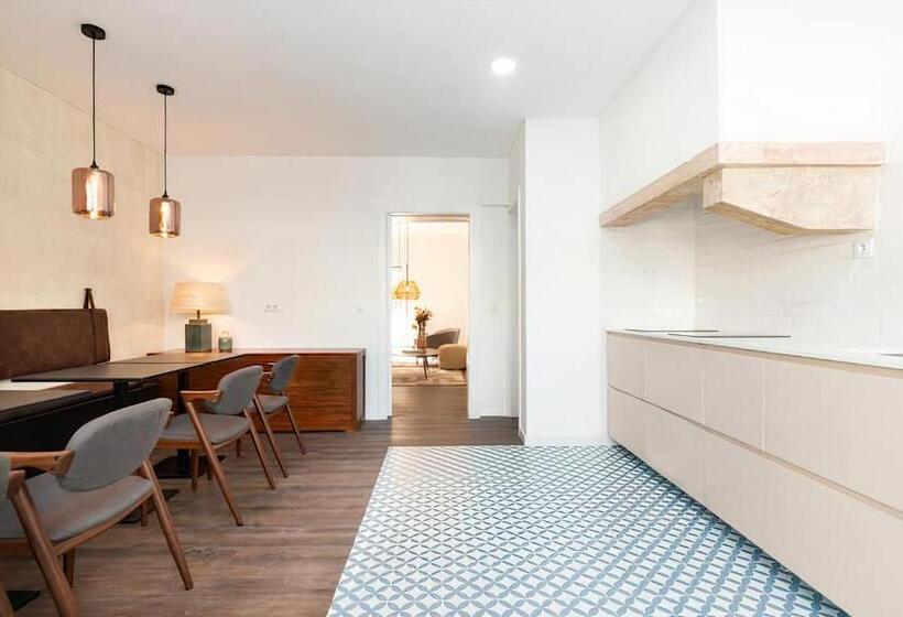 اتاق اکونومی یک تخته, The Albuquerque Suites