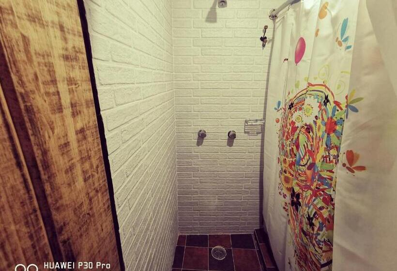 غرفة قياسية مزوَّدة بشُرفة, Posada Mi Angel