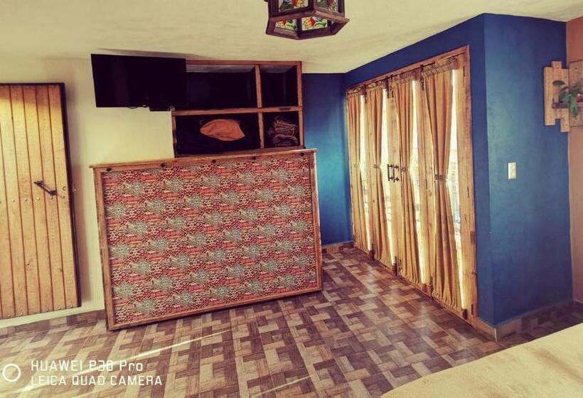 غرفة قياسية مزوَّدة بشُرفة, Posada Mi Angel