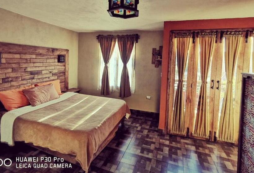 غرفة قياسية رباعية مزودة بشُرفة, Posada Mi Angel