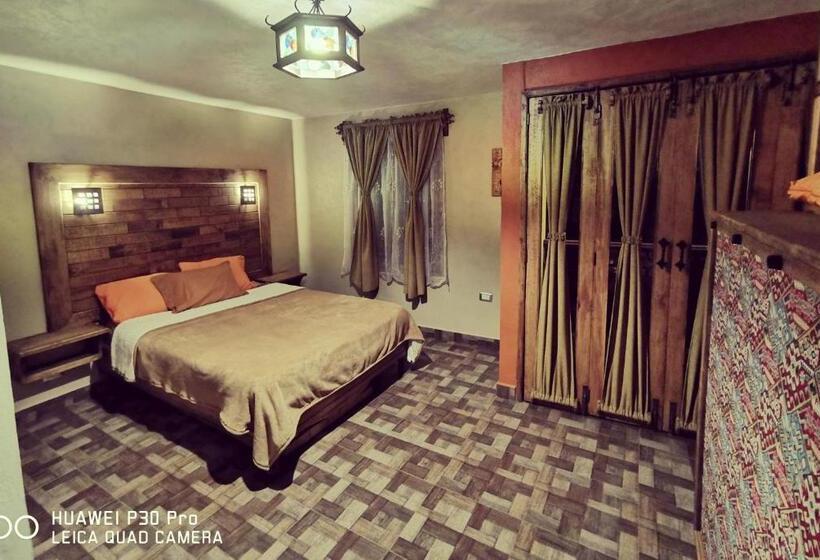 غرفة قياسية رباعية مزودة بشُرفة, Posada Mi Angel