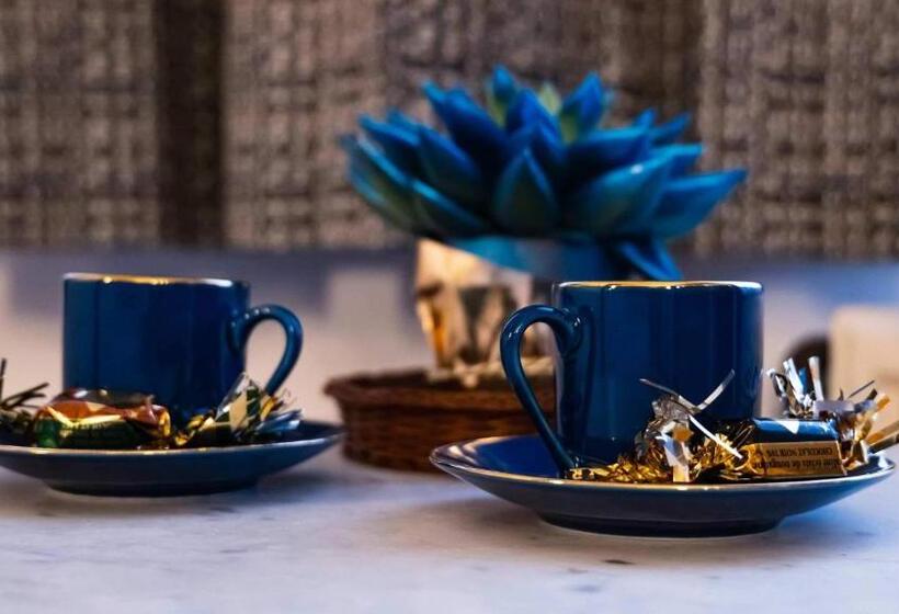 Standard Værelse, A La Villa Perroy Les Chambres Sont Spacieuses Et Les Petit Déjeuners Offerts