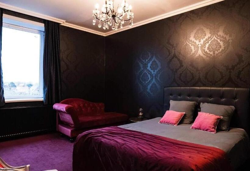 Superior Værelse, A La Villa Perroy Les Chambres Sont Spacieuses Et Les Petit Déjeuners Offerts