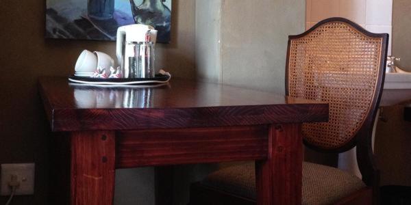 חדר משפחתי, Bredasdorp Square