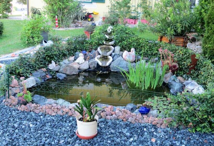 Номер Стандарт с Балконом, Gästehaus Strini