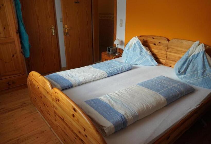 Трехместный Номер Стандарт с Балконом, Gästehaus Strini