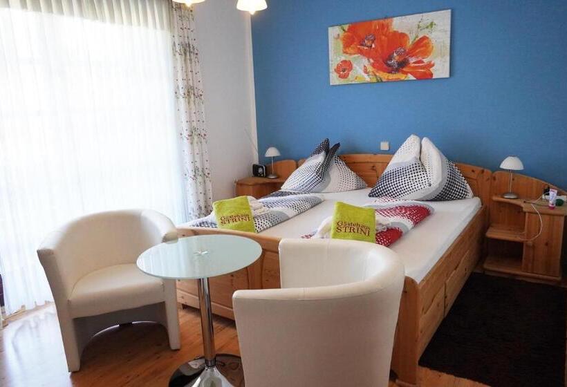 Трехместный Номер Стандарт с Балконом, Gästehaus Strini