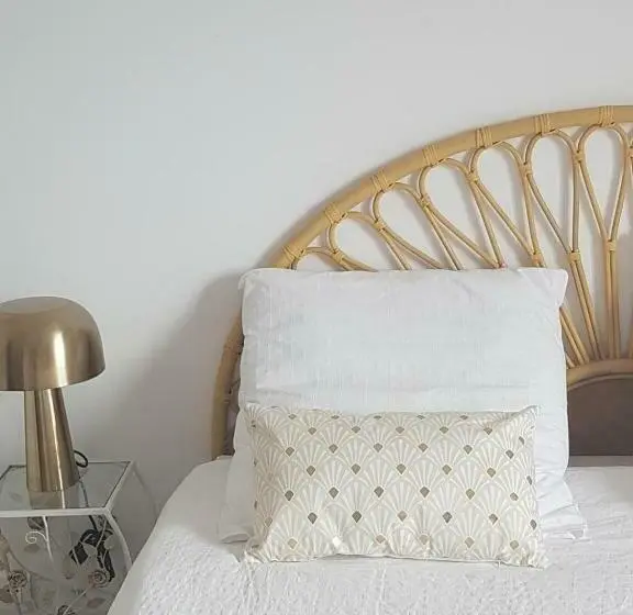 スタンダードトリプルルーム, A La Villa Perroy Les Chambres Sont Spacieuses Et Les Petit Déjeuners Offerts