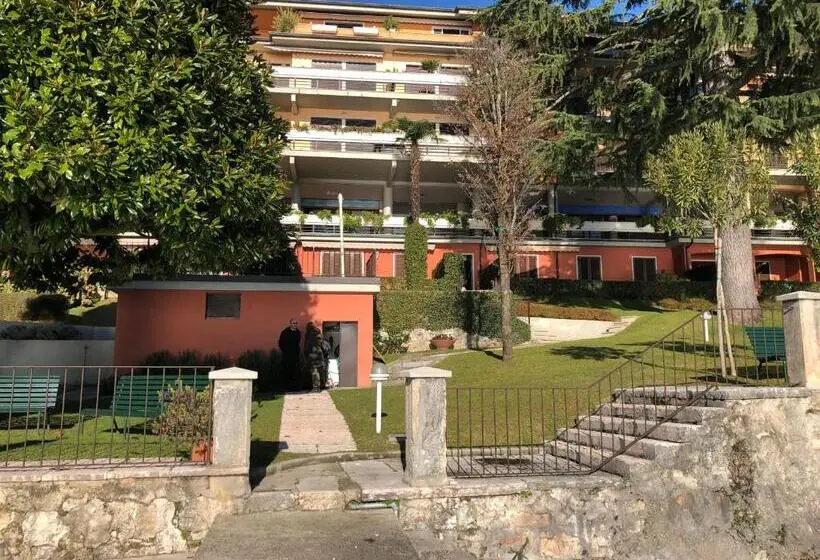 スタンダードスタジオ, Bethel House