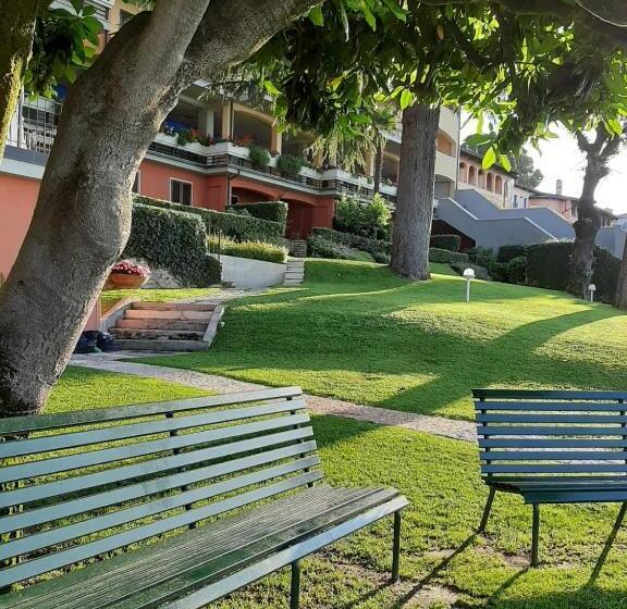 Студия Стандарт, Bethel House