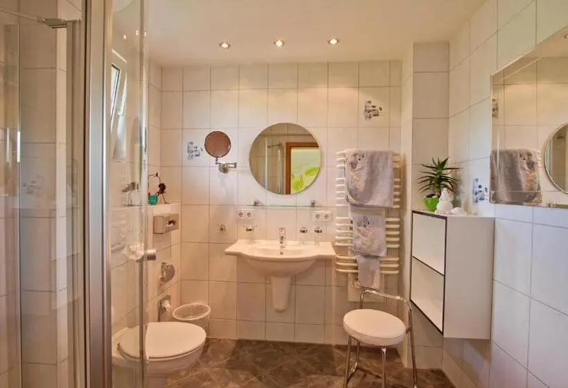 Standard Yhden Hengen Huone Parveke, Ferienhof Berger Ug
