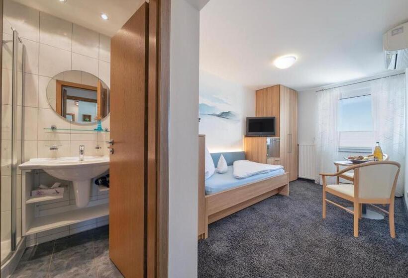 Standart Tek Kişilik Oda, Ferienhof Berger Ug