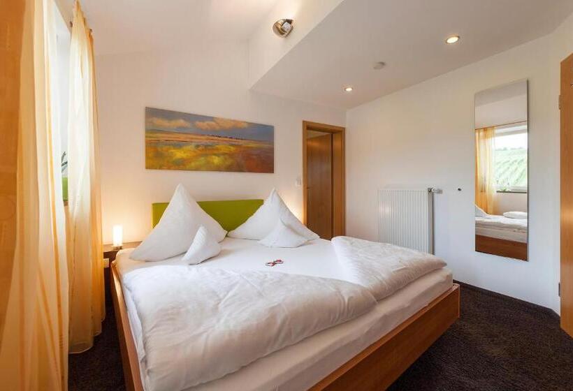 Balkonlu Standart Oda, Ferienhof Berger Ug