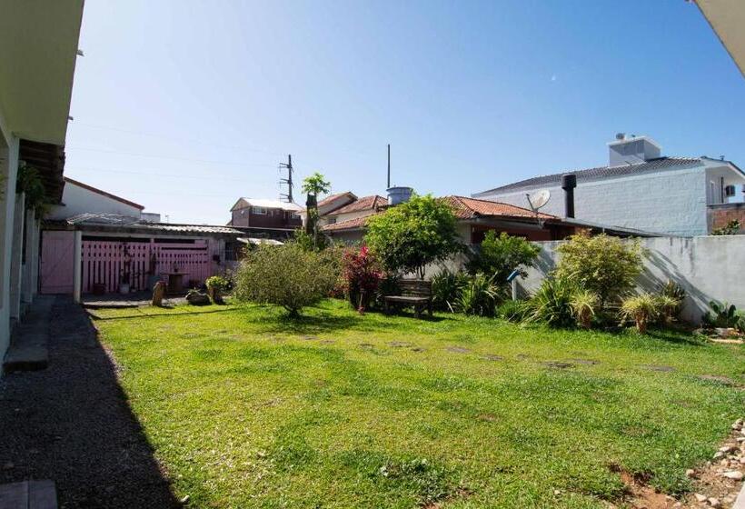 סוויטה נוף לגינה, Moradas Palhoça