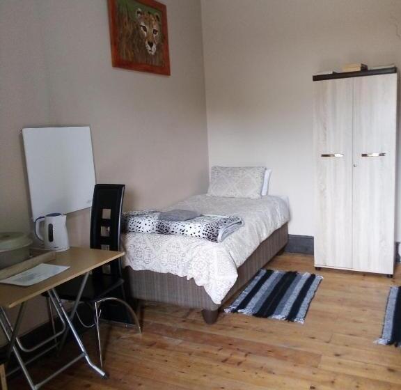 اتاق استاندارد چهار تخته, Reis N Rus