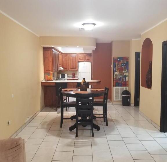 דירת שני חדרים, Sea Rock