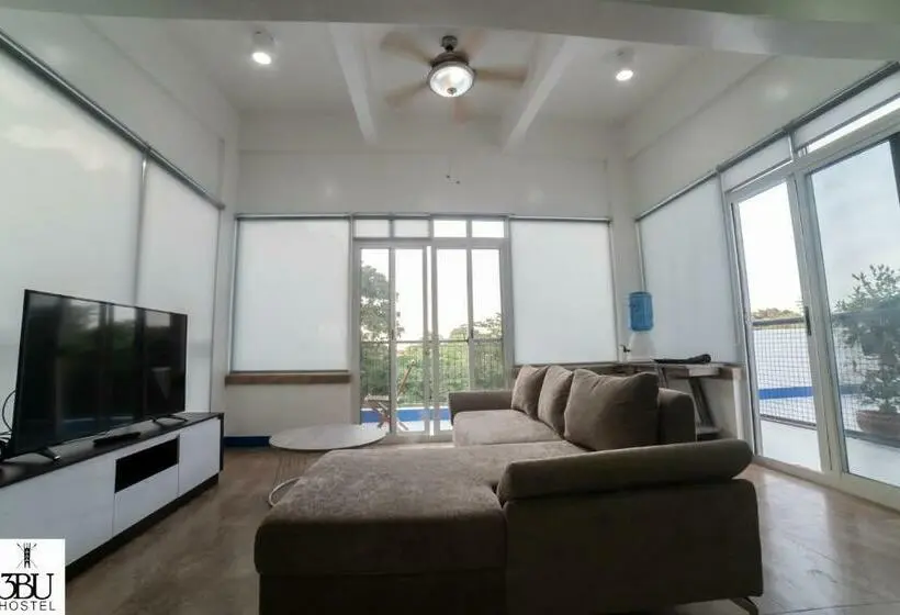 オーシャンビュースタンダードルームバルコニー付き, 3bu Hostel La Union