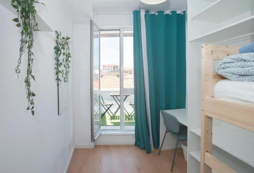 اتاق استاندارد با سرویس بهداشتی مشترک, Porto Automatic