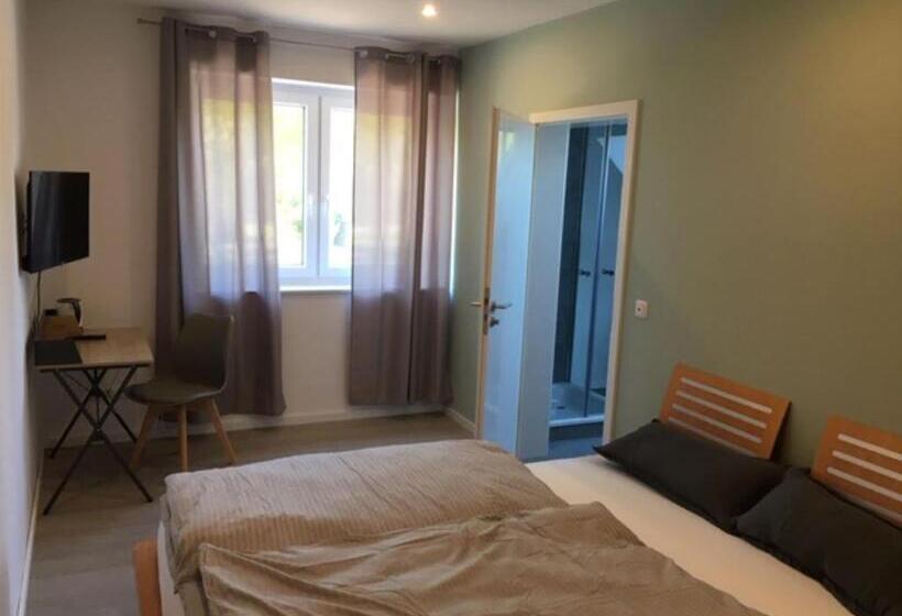 Номер Стандарт, Gäste Und Messezimmer Adelheidsdorf