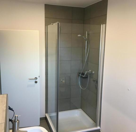 غرفة قياسية فردية, Gäste Und Messezimmer Adelheidsdorf