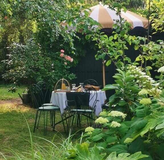 غرفة قياسية ثلاثية مطلة علي الحديقة, La Maison De Ville