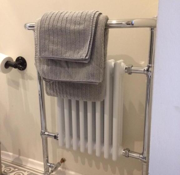 غرفة قياسية, Pension Chapeau