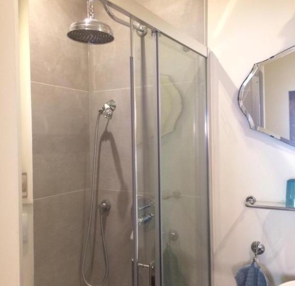 غرفة قياسية, Pension Chapeau