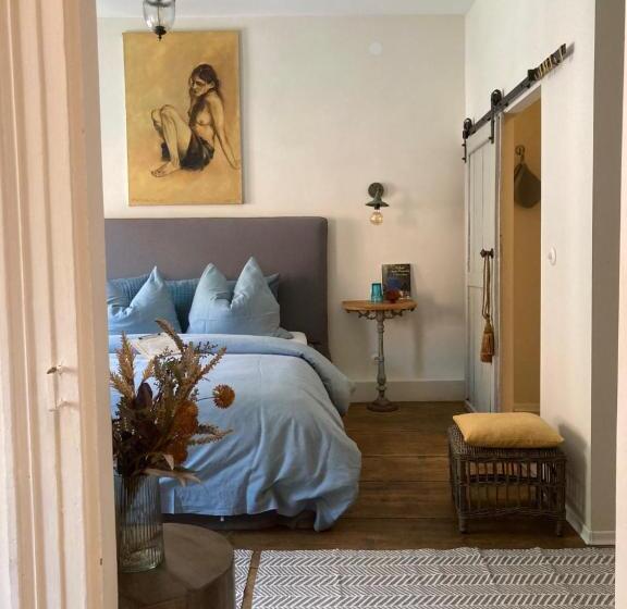 غرفة قياسية, Pension Chapeau