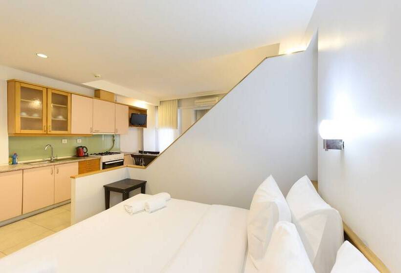 חדר סטודיו סטנדרד, Entes Apart