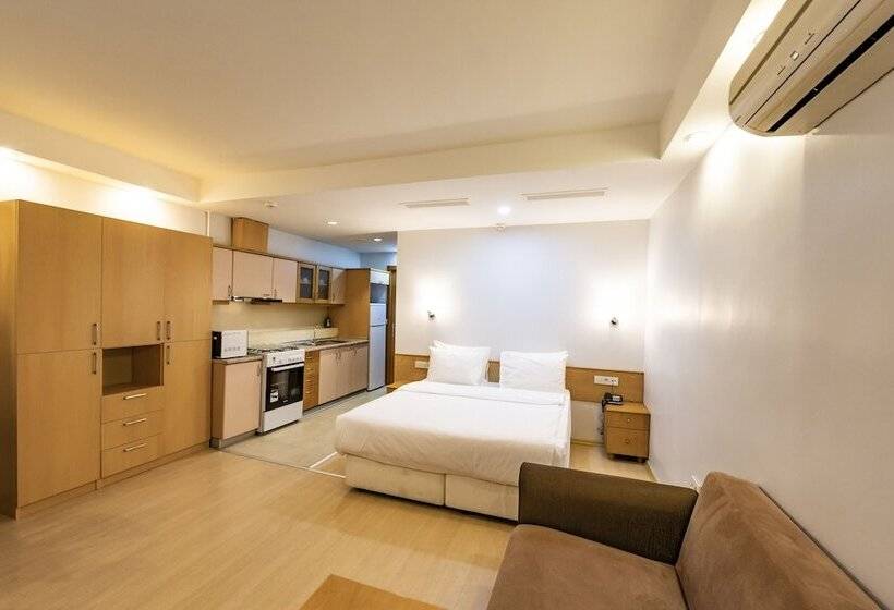 דירת חדר בקומת קרקע, Entes Apart