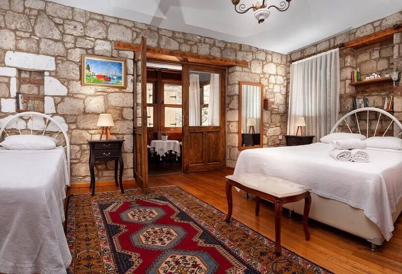 اتاق استاندارد سه نفره, Flores Hotel Alacati