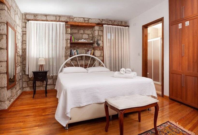 اتاق استاندارد سه نفره, Flores Hotel Alacati