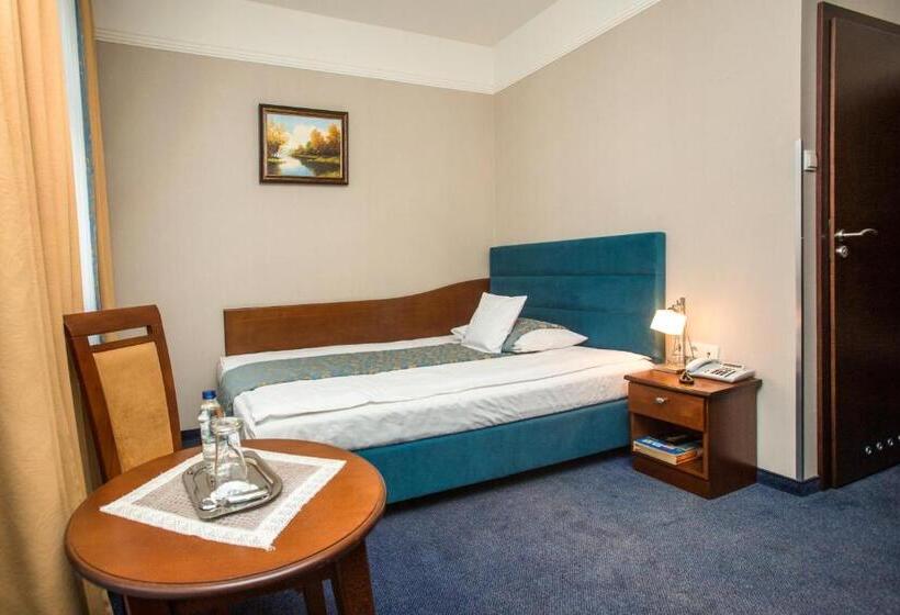 标准单人间, Ambasadorski Rzeszów