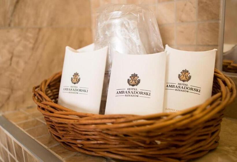 带大床的套房, Ambasadorski Rzeszów