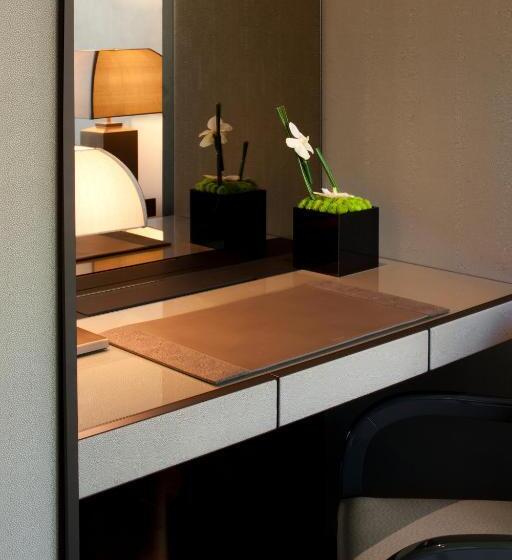 سوییت جونیور, Armani Hotel Milano