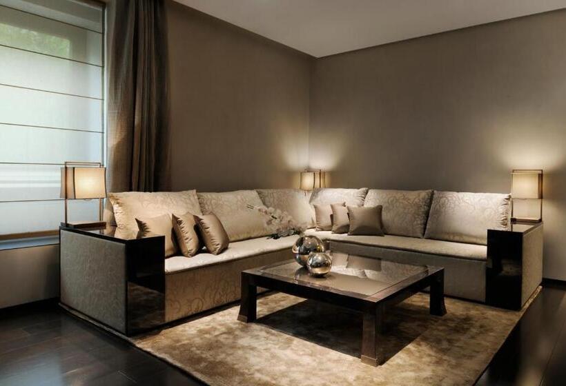 سوئیت مدیریتی 2 خوابه, Armani Hotel Milano