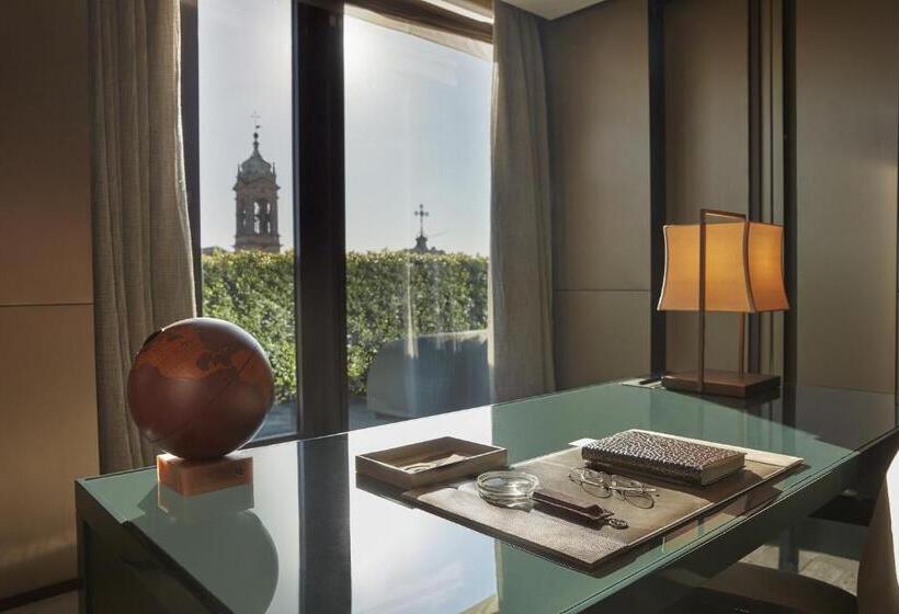 سوئیت با چشمانداز, Armani Hotel Milano