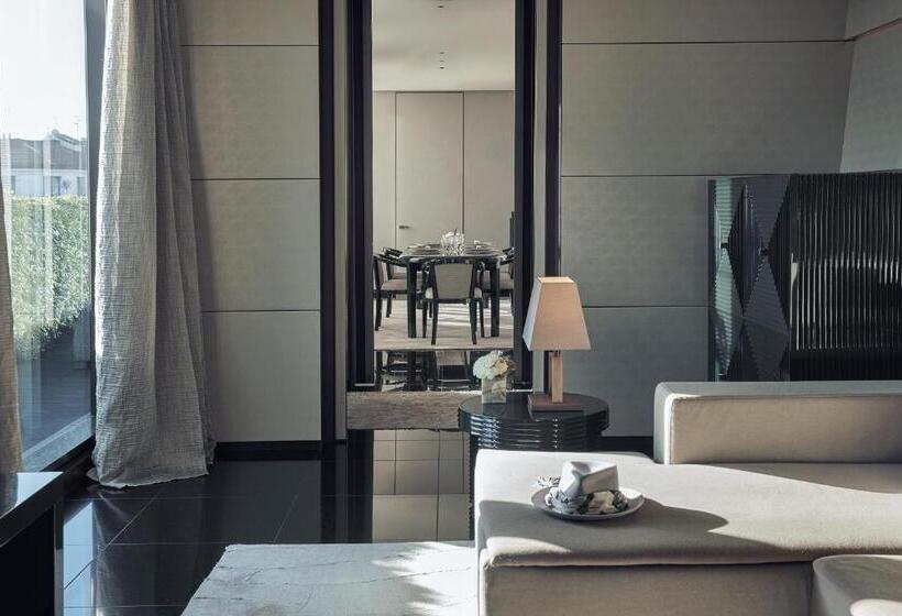 سوئیت با چشمانداز, Armani Hotel Milano
