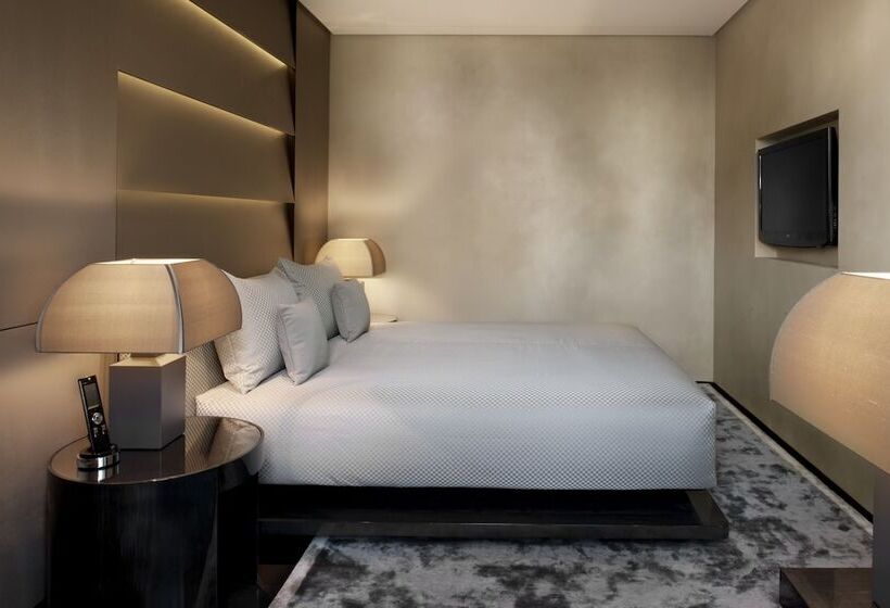 سوییت جونیور, Armani Hotel Milano