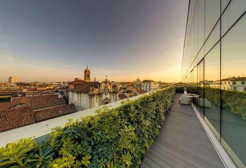 سوئیت با چشم‌انداز, Armani Hotel Milano