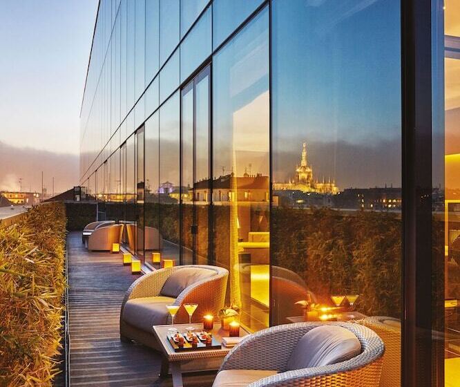 سوئیت با چشمانداز, Armani Hotel Milano