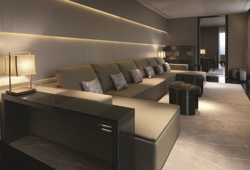 سوئیت با چشمانداز, Armani Hotel Milano