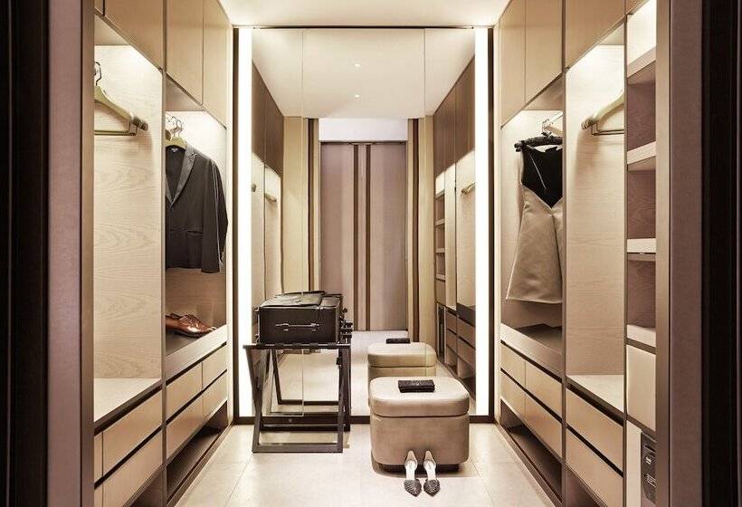 سوئیت با چشم‌انداز, Armani Hotel Milano