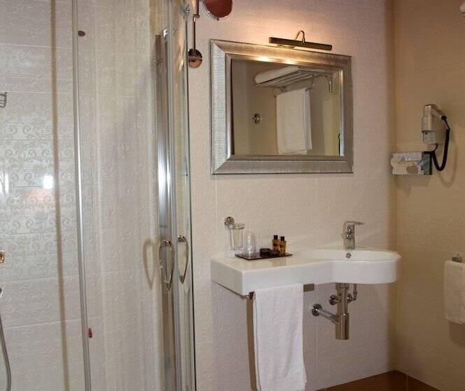 クラシックルーム, Artemis