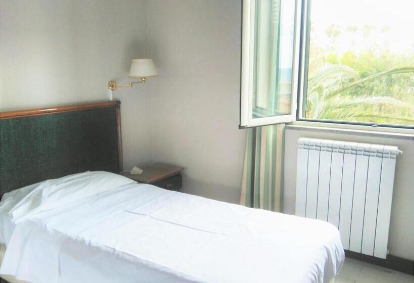 غرفة قياسية ثلاثية, Baia Del Sole