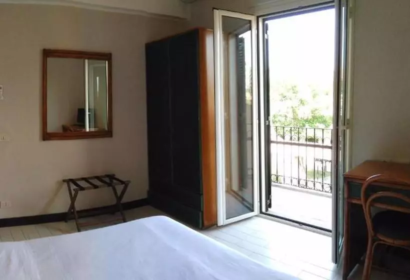 اتاق استاندارد چهار تخته, Baia Del Sole