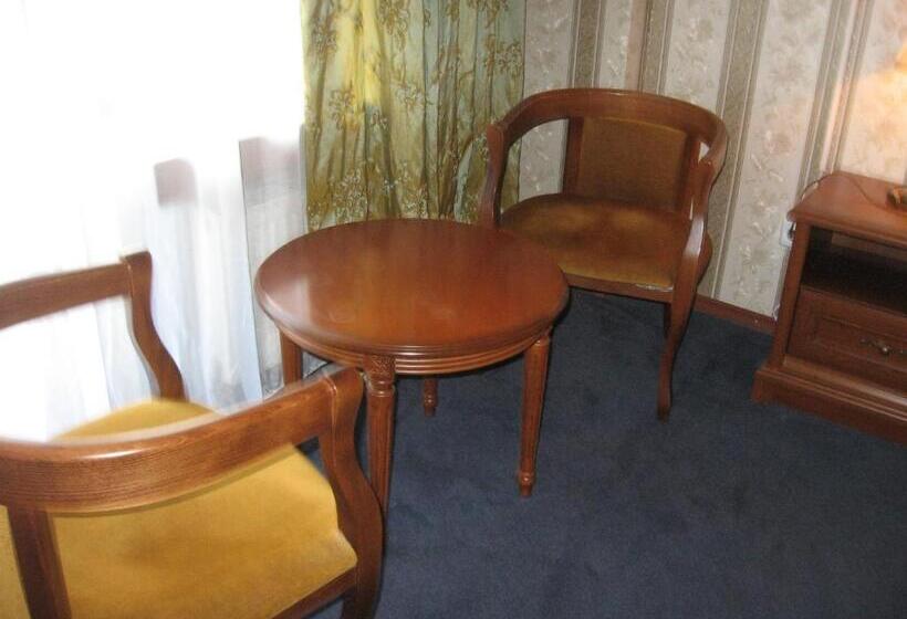 اتاق استاندارد, Diplomat Apart